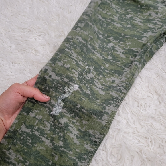 Rag & Bone Dash Slouchy Skinny Camo Destroyed Jeans Sz 24 - Picture 10 of 15